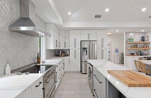 Butterknife Casa | Luxury Home with Pool / Spa and Private Beach Access