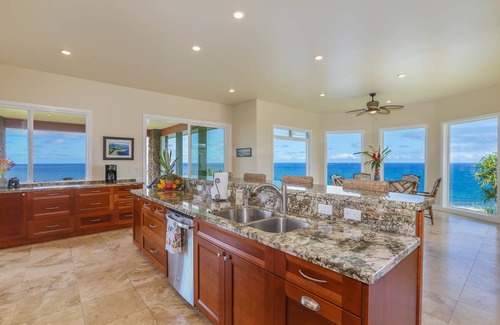 Princeville Casa | Casa de lujo con espectaculares vistas de 180 grados de aguas blancas y piscina de borde infinito
