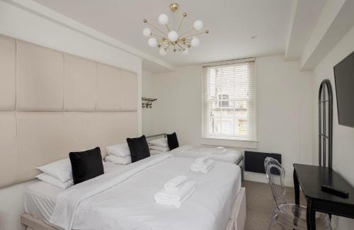 Bath Casa | Luxury Home with Terrace in Central Bath Sleeps 10