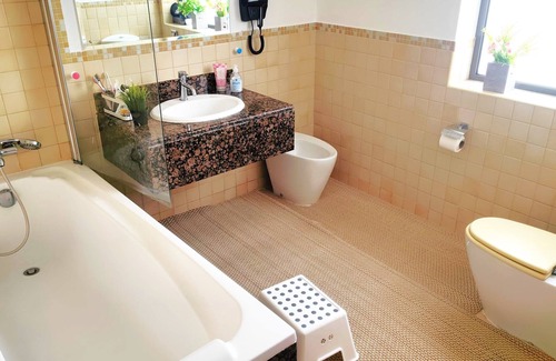 Dubai Marina Cabina | Luxury Hostel In Marina Beach