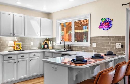 Southeast Boise Casa | Luxury! Hot tub, miniputt, sauna, game room, pets