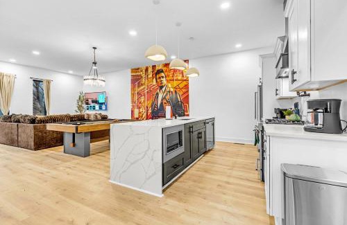 Hurwood Heights Casa | Luxury Hot Tub & Rooftop Deck Downtown Nashville