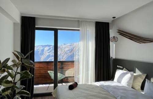 Kazbegi Apartamento | Luxury hotel room with amazing views