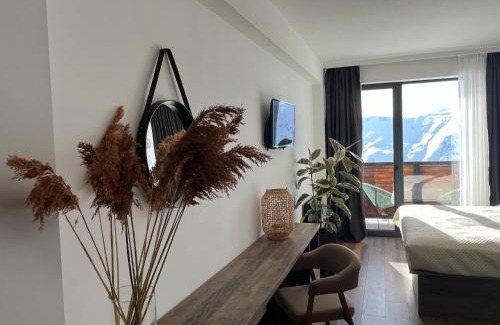 Kazbegi Apartamento | Luxury hotel room with amazing views