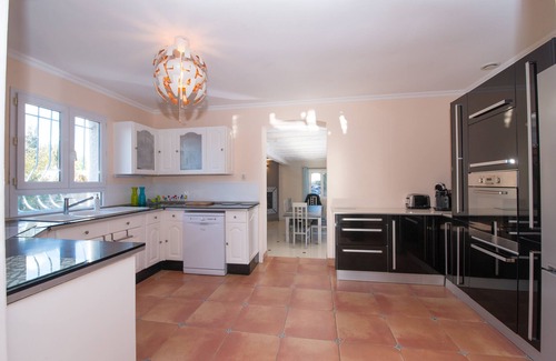 Carnoux-en-Provence Casa | Amplia villa provenzal de 200 m² a 10min del mar.