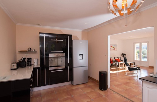 Carnoux-en-Provence Casa | Amplia villa provenzal de 200 m² a 10min del mar.