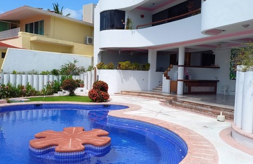 Las Brisas Villa | Casa de lujo en fraccionamiento brisas marina