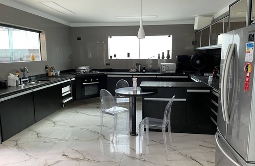 Jardim Centenario Casa | Luxury House in Enseada - For up to 26 People