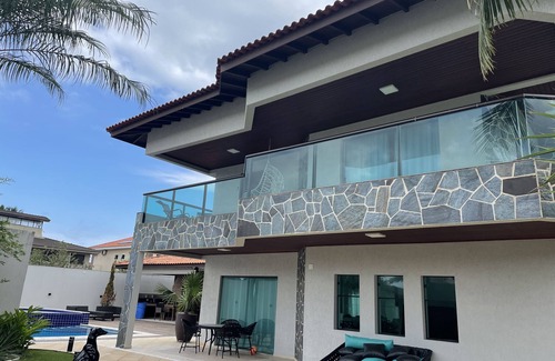 Jardim Centenario Casa | Luxury House in Enseada - For up to 26 People