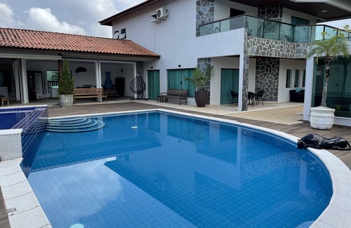 Jardim Centenario Casa | Luxury House in Enseada - For up to 26 People