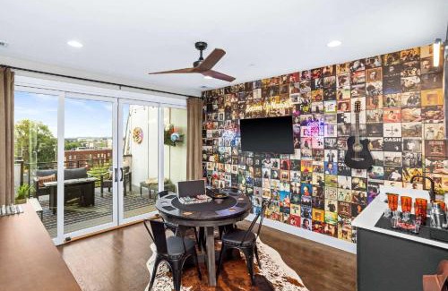 Buena Vista Casa | Luxury House in Nashville with Rooftop Deck