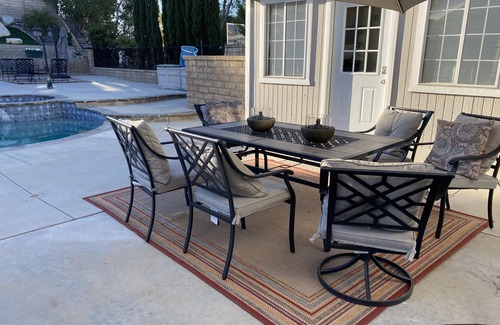 Santa Clarita Casa | Luxury House in Santa Clarita with Pool and Jacuzzi