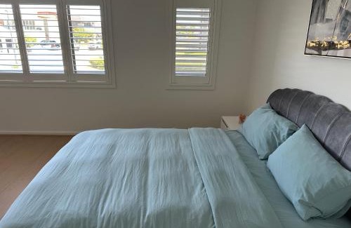 Gledswood Hills Casa | luxury house near golf courses! Free wifi & free parking