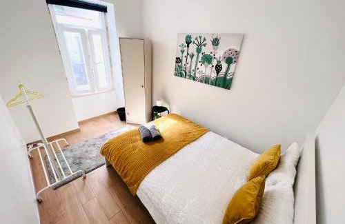 Linda-a-Velha Casa | Luxury house next attractions with free parking