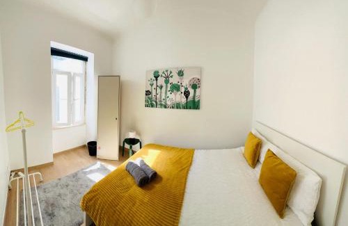 Linda-a-Velha Casa | Luxury house next attractions with free parking