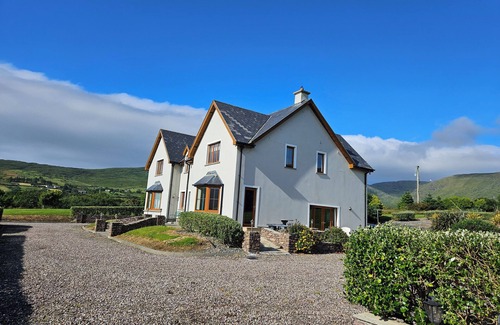 Eyeries Casa | Luxury house on the Wild Atlantic Way - Hillwalkers dream