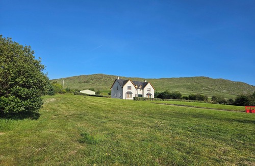 Eyeries Casa | Luxury house on the Wild Atlantic Way - Hillwalkers dream