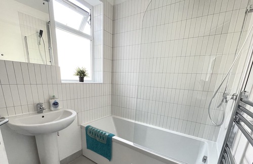 Northumberland Park Casa | Casa-Confortable-Baño con bañera
