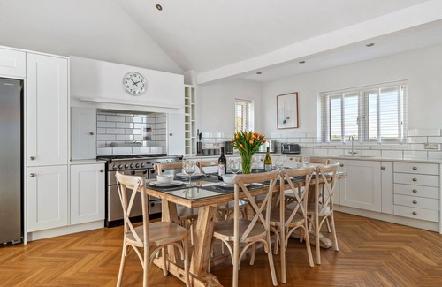 Saundersfoot Casa | Casa de lujo con increíbles vistas al mar, 4 habitaciones con baño privado, piscina privada