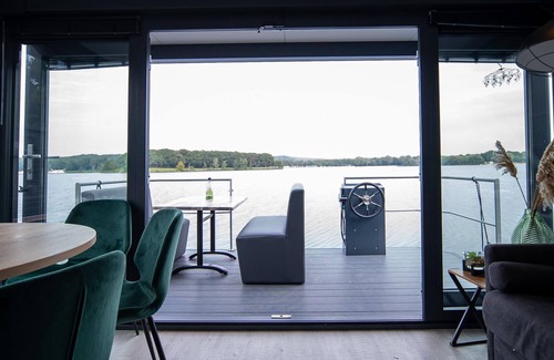 Middelaar Alquiler De Eote | Máximo disfrute en y sobre el agua en una casa flotante de lujo en Mookerplas