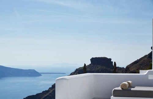 Firostefani Villa | Luxury Imerovigli Villa | 3 Bedrooms | Eden Villas | Private Infinity Pool | Breathtaking Caldera SeaViews