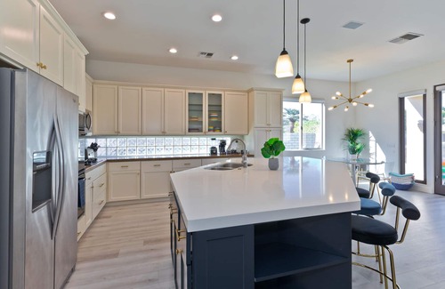 Desert Club Estates Casa | Luxury in La Quinta w/Large Saltwater Pool-Arcades-Ping Pong-EV