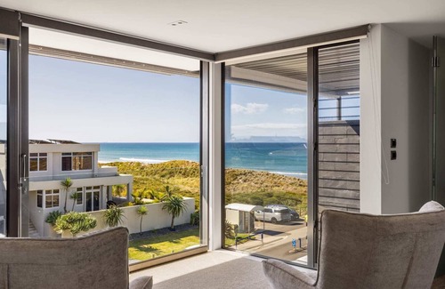 Mount Maunganui Casa | Luxury in Paradise - Sea Views, Beach and Spa