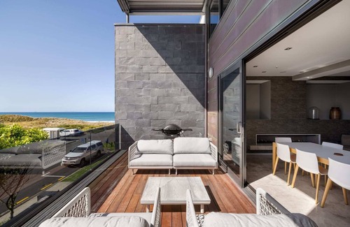 Mount Maunganui Casa | Luxury in Paradise - Sea Views, Beach and Spa