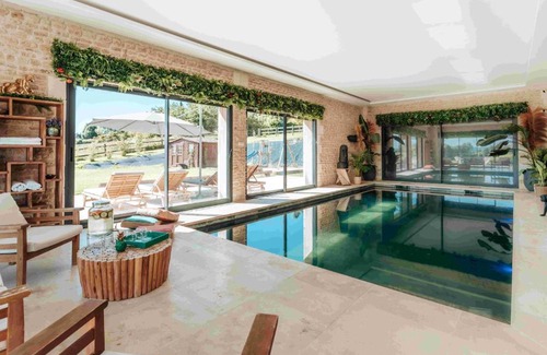 Bonneville-sur-Touques Casa | Luxury in the Country - Breathtaking Modern Farmhouse with Indoor Swimming Pool