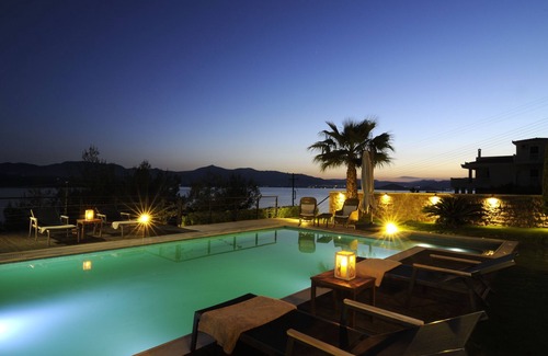 Theologos Villa | Lujo en Theologos, Malesina, piscina, vista, 90 minutos de Atenas. ¡Para huéspedes exigentes!