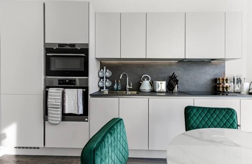 Springfield Condominio | Luxury in the Sky Stunning Views, Elegant Style
