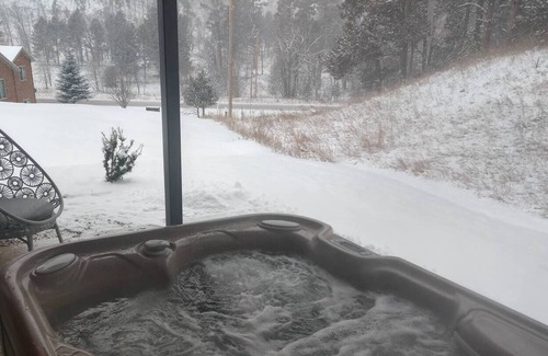 Keystone Casa | Luxury in the trees of Keystone with hot tub!
