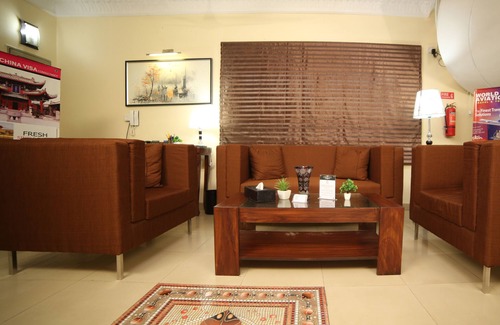 D.H.A. Cama Y Desayuno | Luxury Independent 9 Bed Room Villa with attached bath and complete amenities.