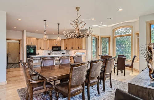 Elk Crossing Casa | Luxury Keystone River House w/ Hot tub & Mtn Views