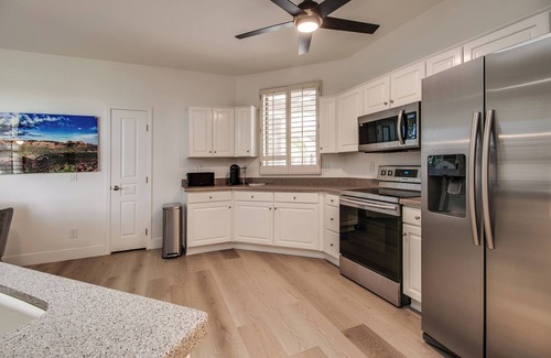 Kierland Casa | Luxury Kierland 2 Bdrm Golf Course Condo w/Garage!