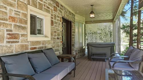 Blakeslee Casa | Luxury Lake Front Camelot Villa