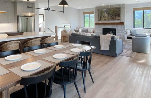 Ogden Casa | Luxury Lake Front Ski Home 5 min from SnowBasin