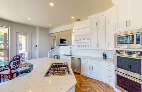 Lake Bridgeport Casa | Luxury lake home with stunning water views, gourmet kitchen, hot tub & office