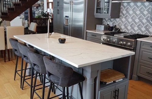 Rideau Lakes Cabaña | Luxury Lake House in the Rideau Lakes. Come Live the Dream!