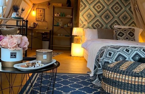 Tesila Cama Y Desayuno | Luxury Lake House & Glamping