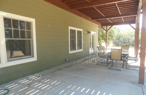 Dos Rios Casa | Suite de lujo en el lago con golf y disc golf en las montañas de Mendocino. Wifi