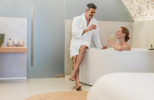 Salo Apartamento | Luxury Lake View Apartments