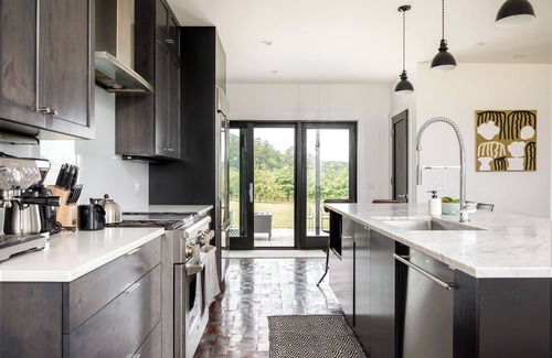 Northport Casa | Luxury Lake View on 10 Acres - Orchard House