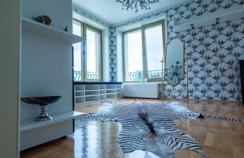 Mamaia-Sat Villa | Luxury Lake Villa