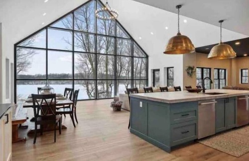 Madison Lake Cabina | Luxury Lakefront Cabin Retreat in Madison Lake MN Sleeps 20 2 secluded acres