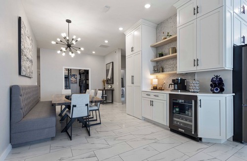 Watertown Condominio | Luxury Lakefront Condo w/ Private Hot Tub & Sauna