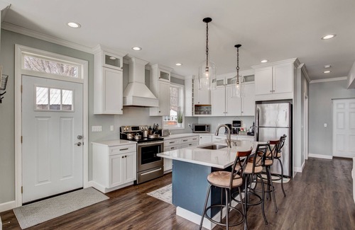 Bayberry Casa | Luxury Lakefront Family Retreat
