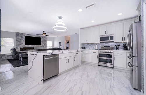 Crescent Lakes Casa | Luxury Lakeview Home Near Disney