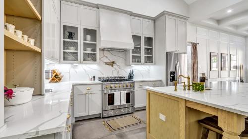 Central Arlington Casa | Luxury (Less than mile from AT&T Stadium/GlobeLife) GameRoom/Basketball Hoop