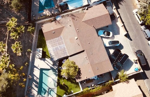 Woodland Hills Casa | Luxury Living at it's finest.